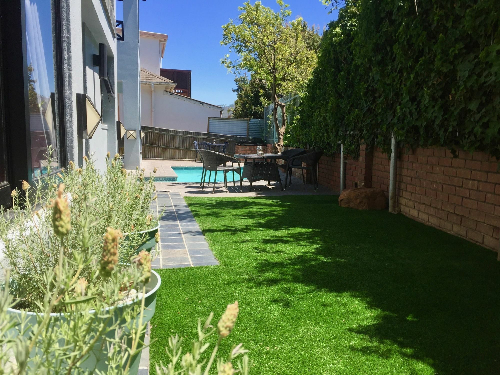 Urban Oasis At Windburg Suites Cape Town Exterior photo